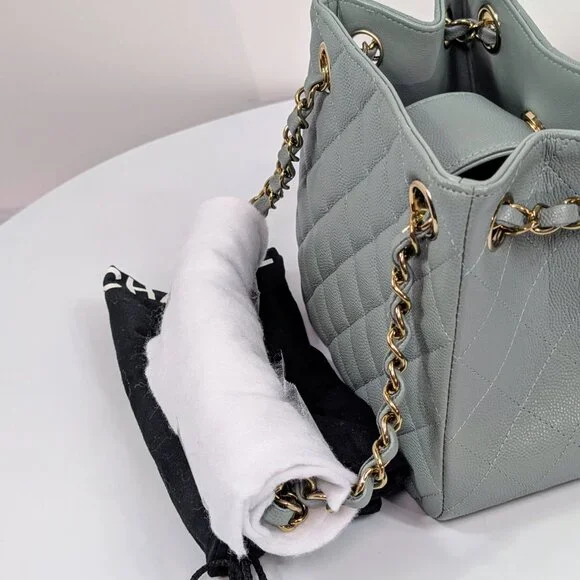 Chanel Rare Light Grey Quilted Caviar Leather Small Bucket Drawstring Bag - Picture 2 of 16